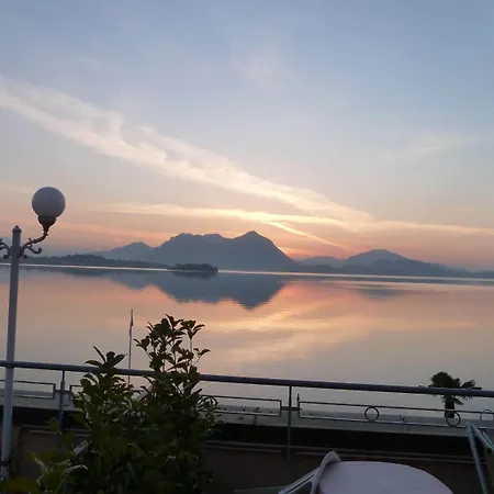 Beau Rivage Отель Бавено